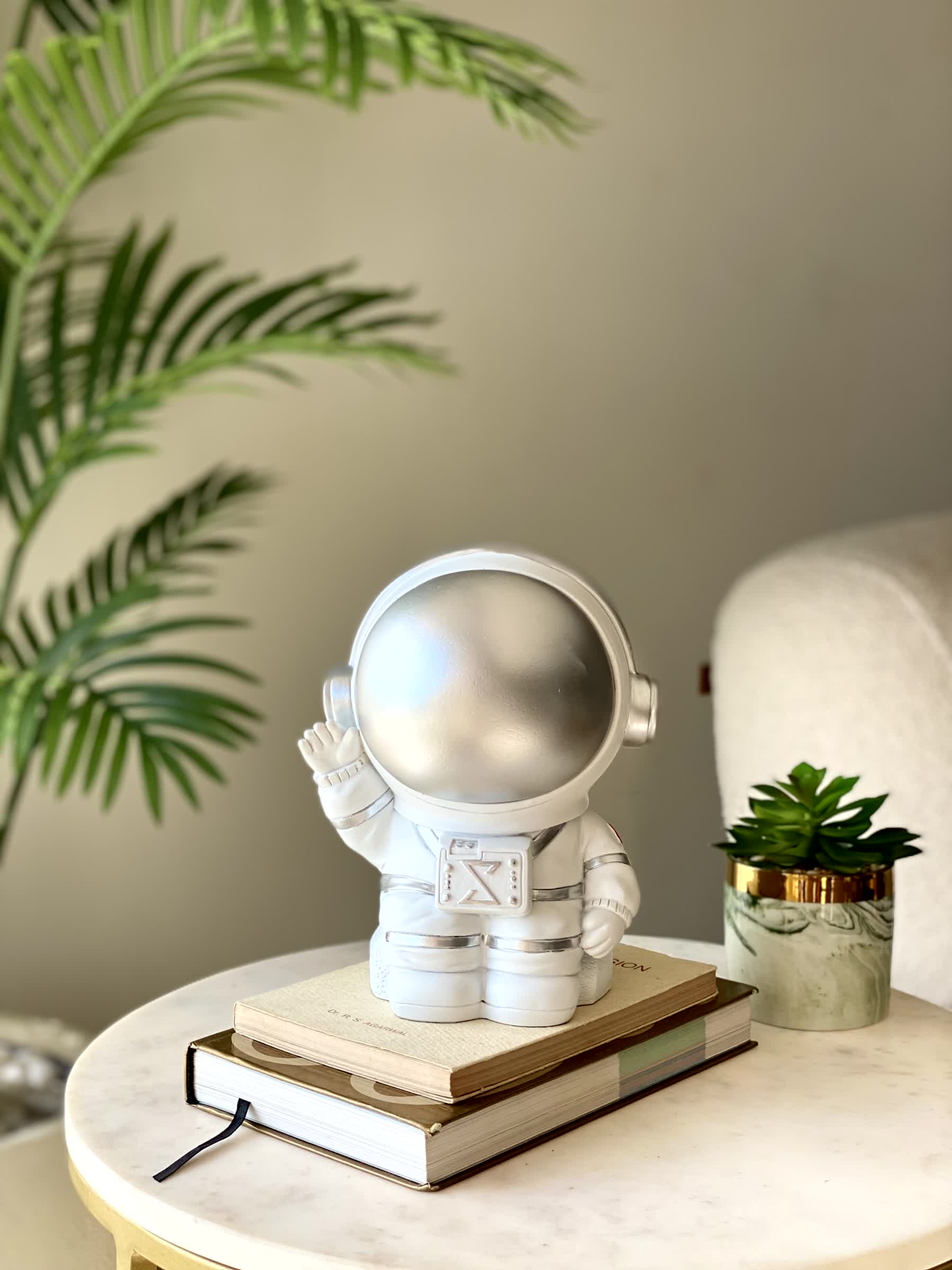 Astronaut With Arm Up Artefact - Image 2