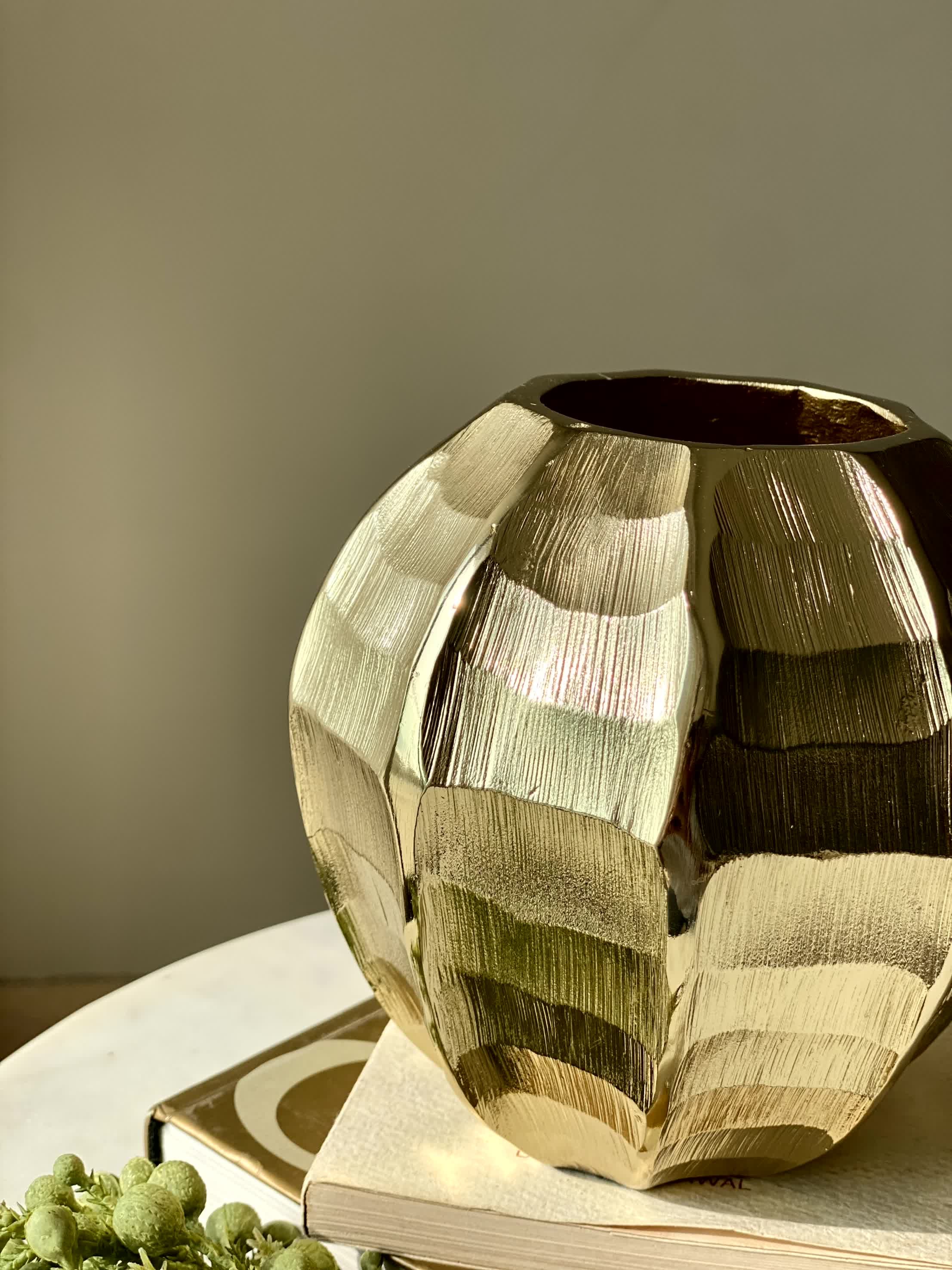 Bloom Gold Vase - Image 7