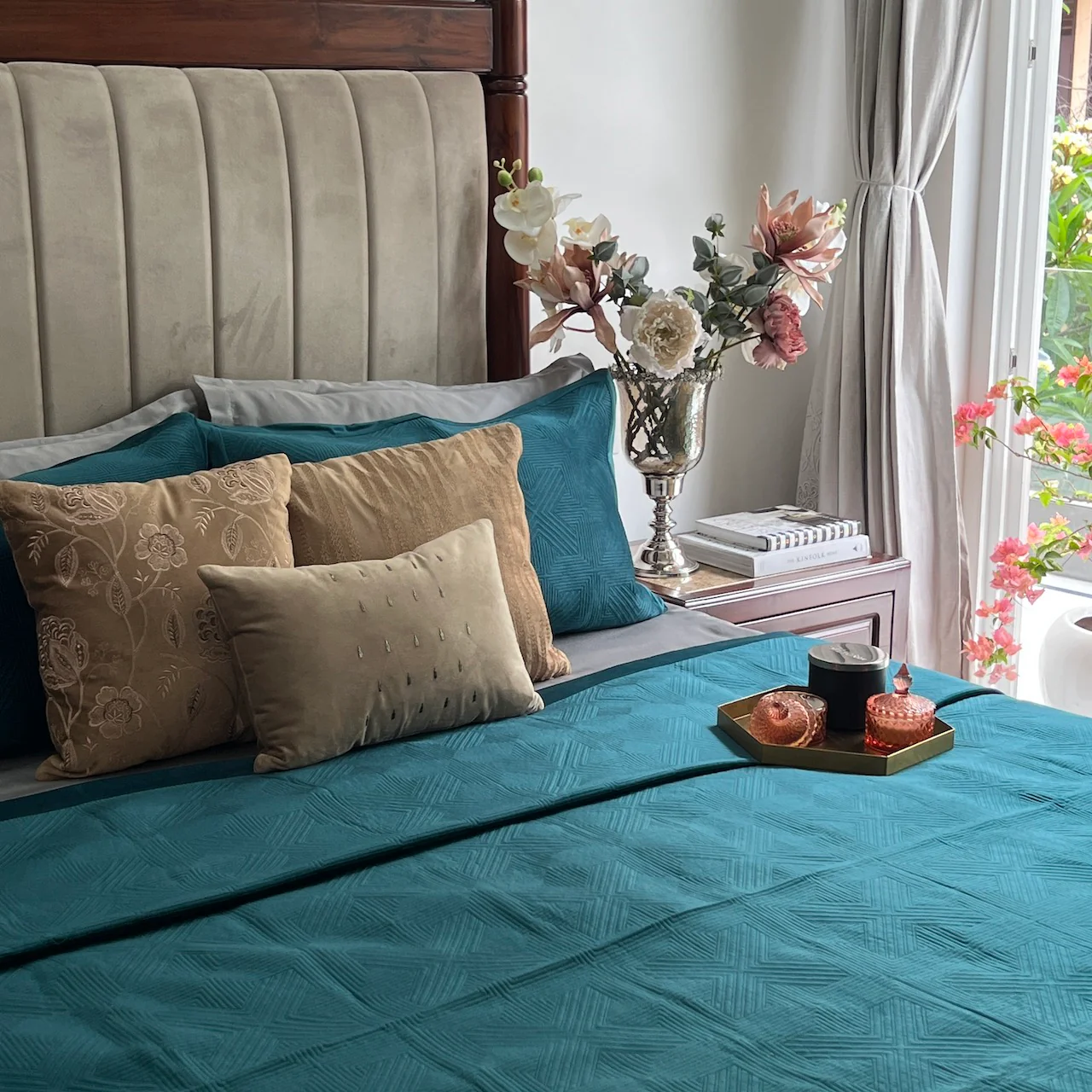 Bonito Emerald Green Velvet Bedspread - Image 2