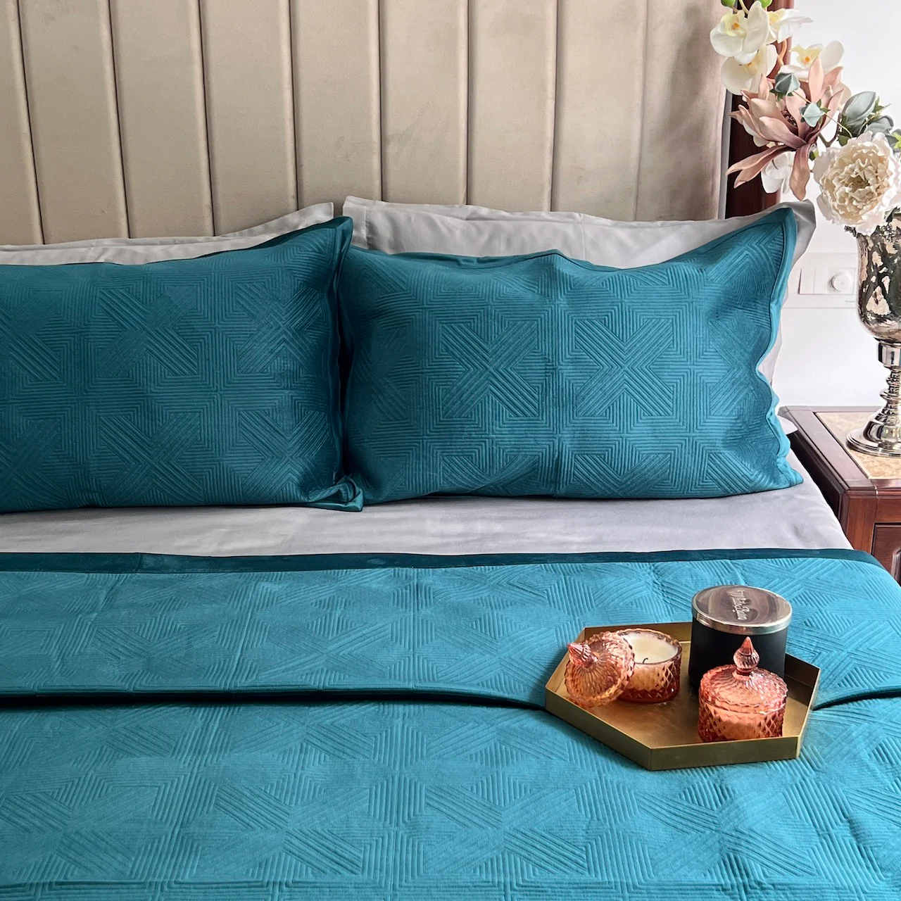 Bonito Emerald Green Velvet Bedspread - Image 3