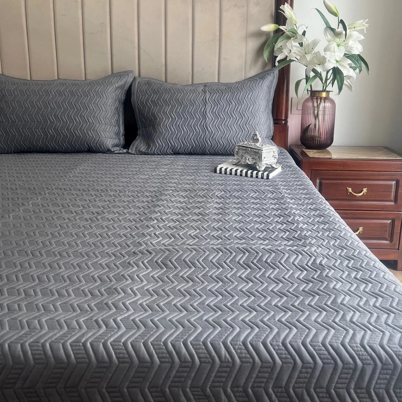 Donna Dark Grey Cotton Reversible Bedspread - Image 3