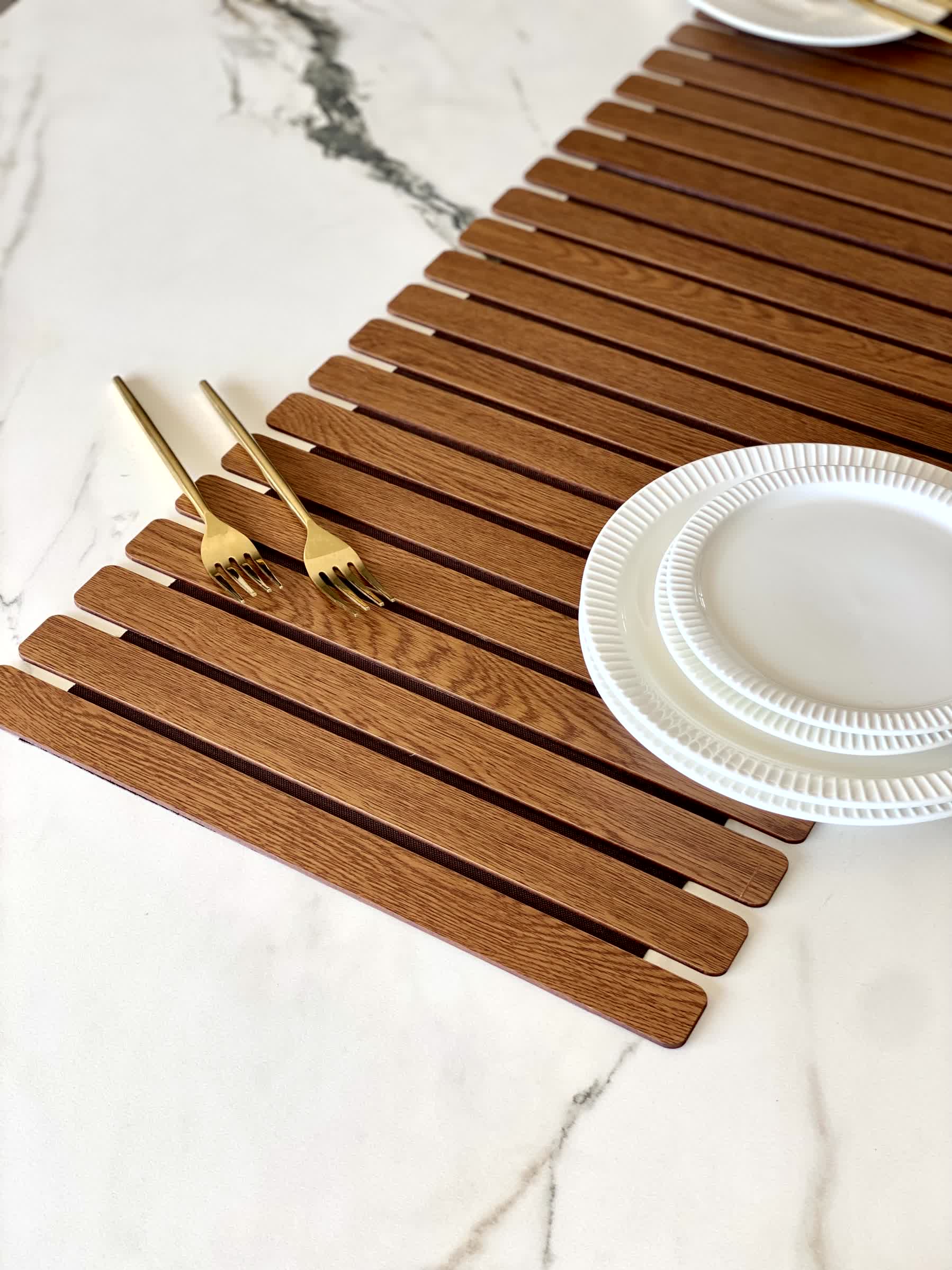 Elm Foldable Table Runner - Brown (6 Feet) - Image 4