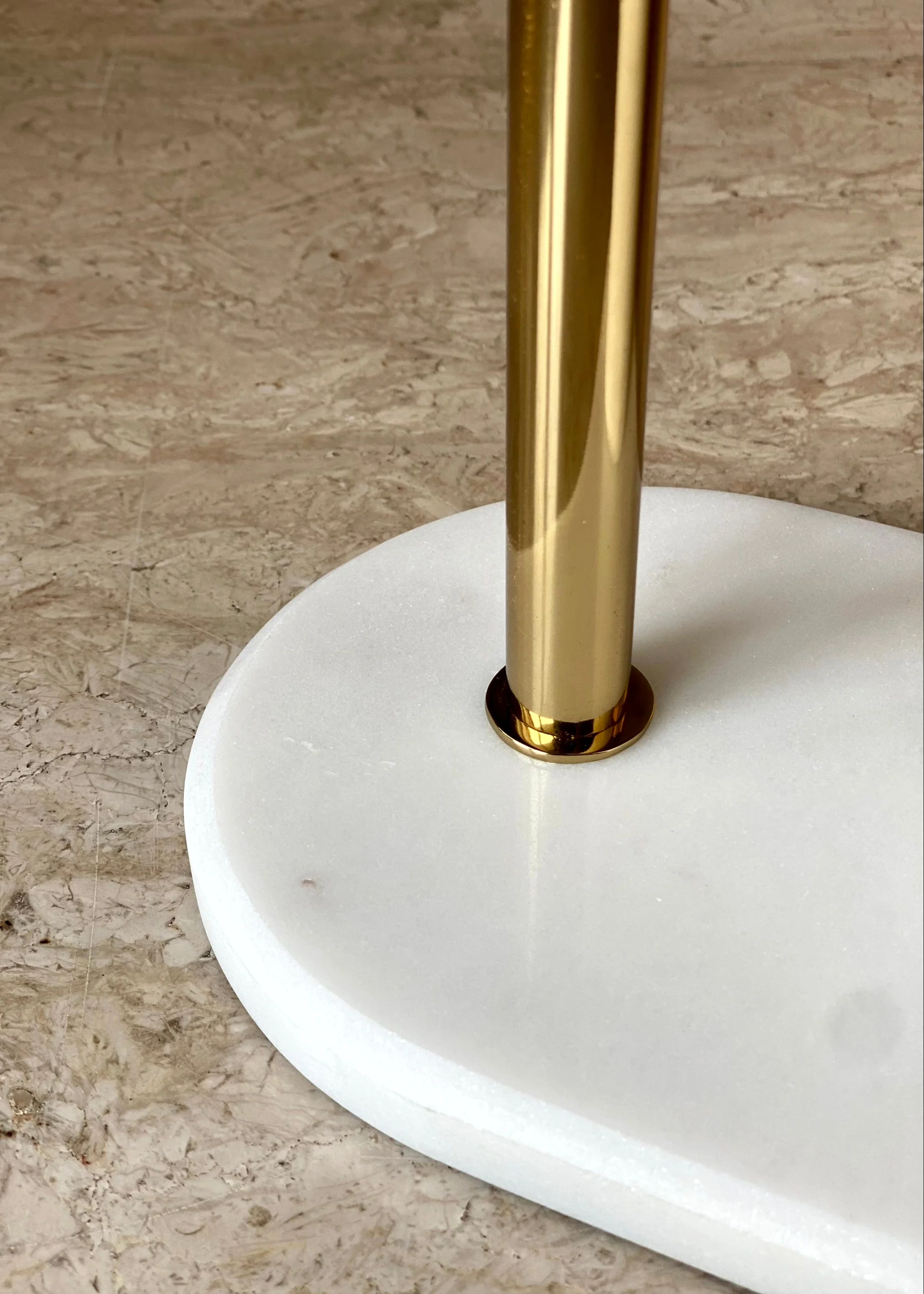 Melrose Toilet Roll Holder - White and Gold - Image 7