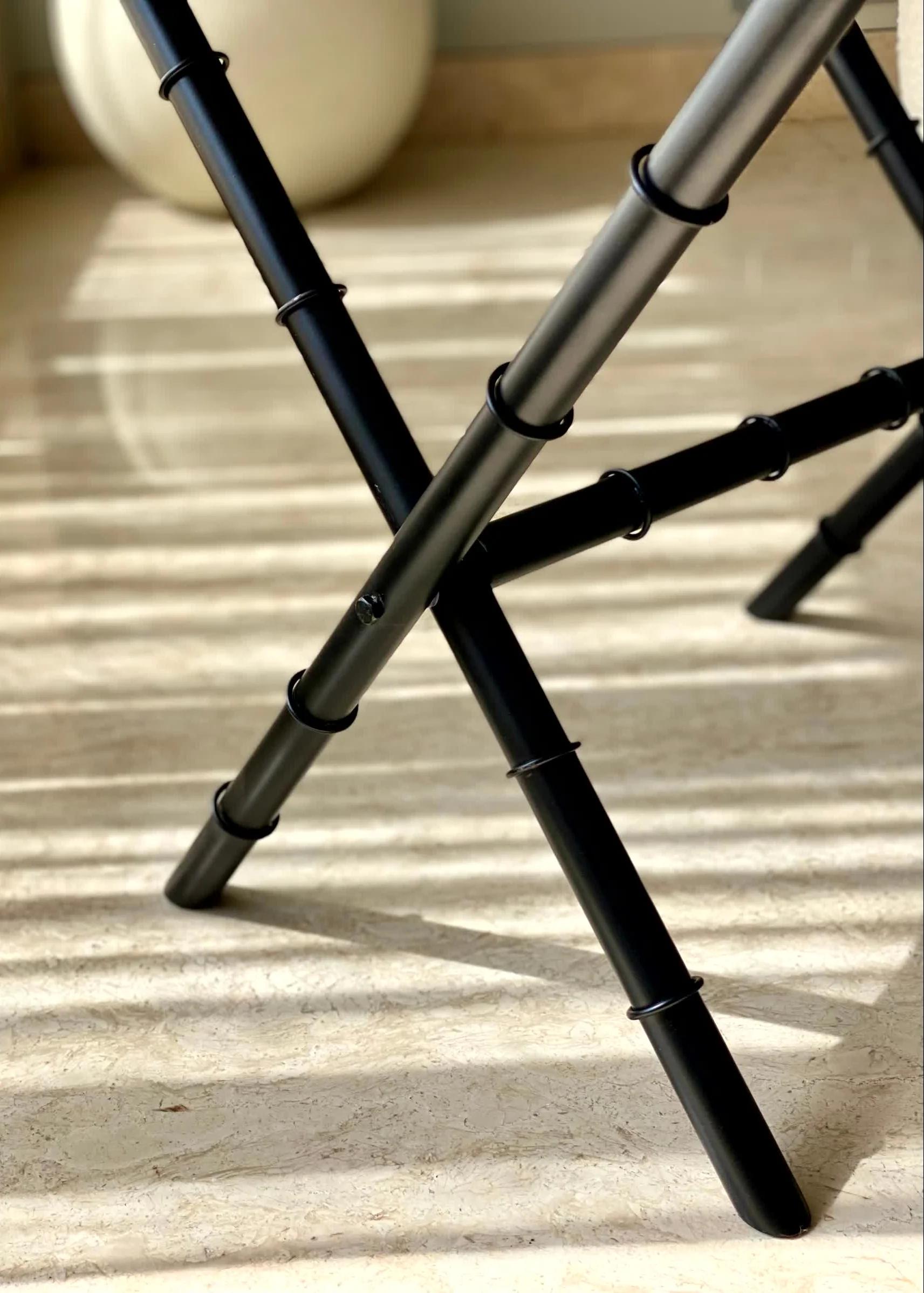 Naples Black Foldable Luggage Rack - Image 7