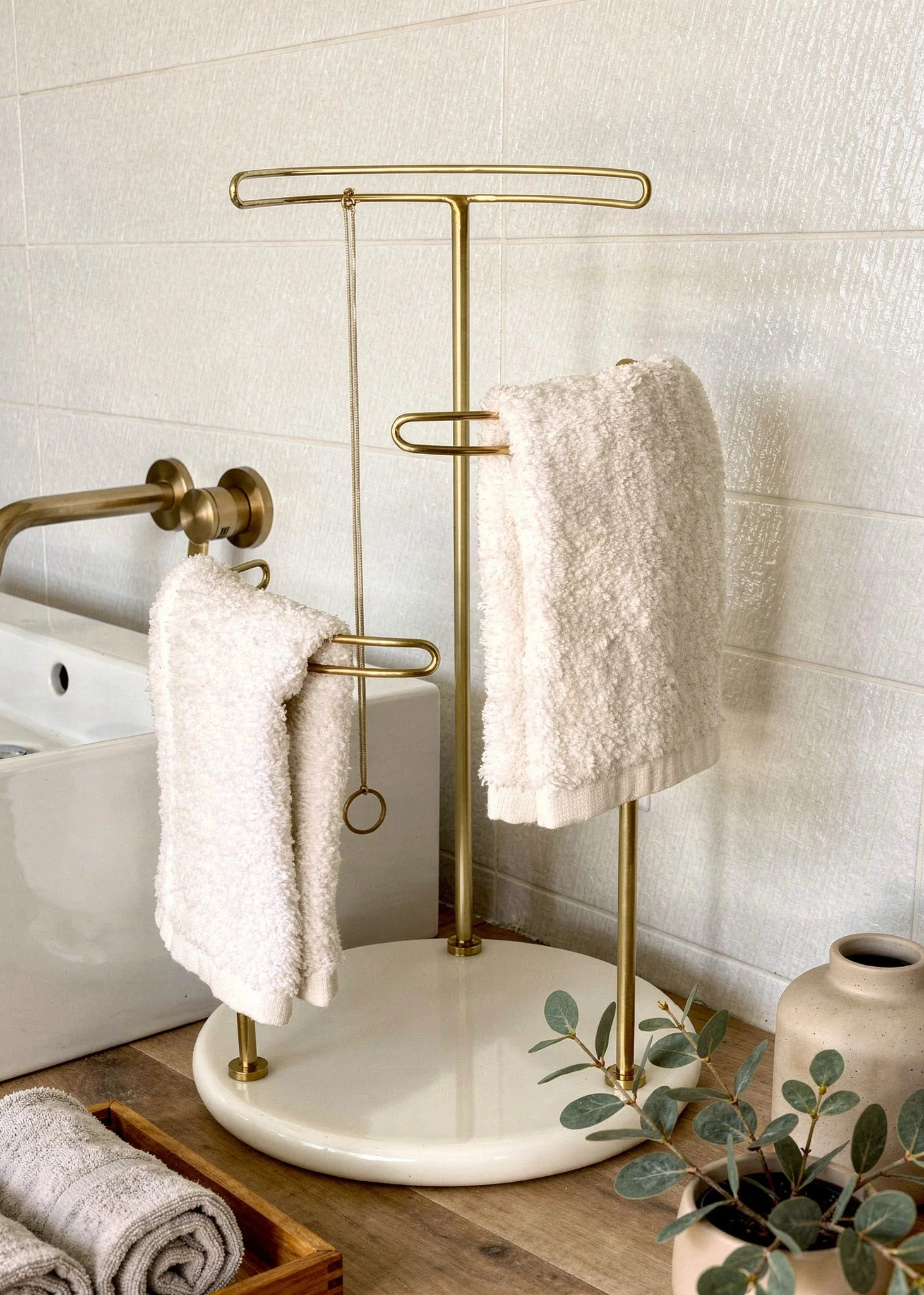 Opal Hand Towel Stand - White & Gold - Image 5