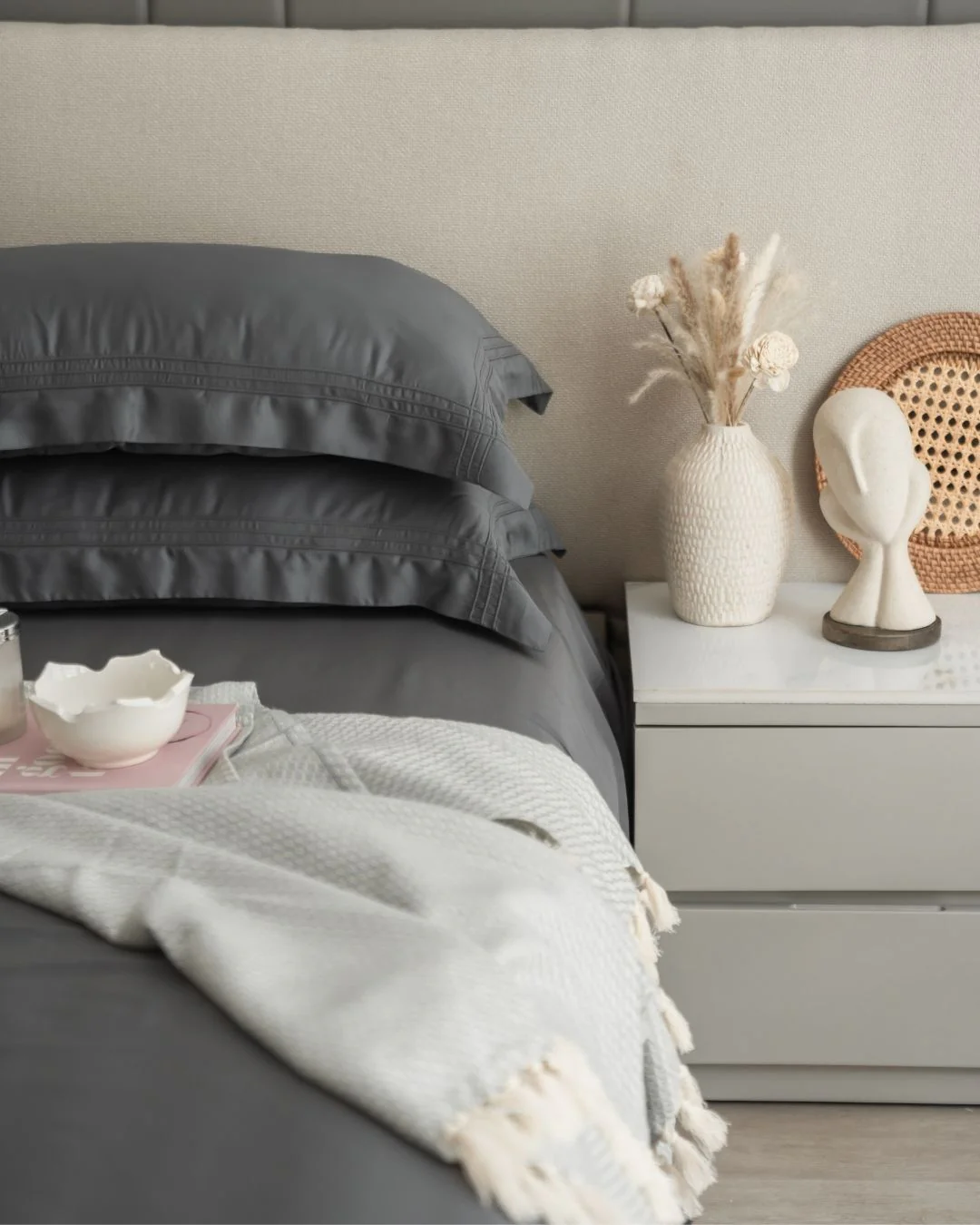 Charcoal Grey Pleated Super King Size 400TC Bamboo Bedsheet Set - Image 5